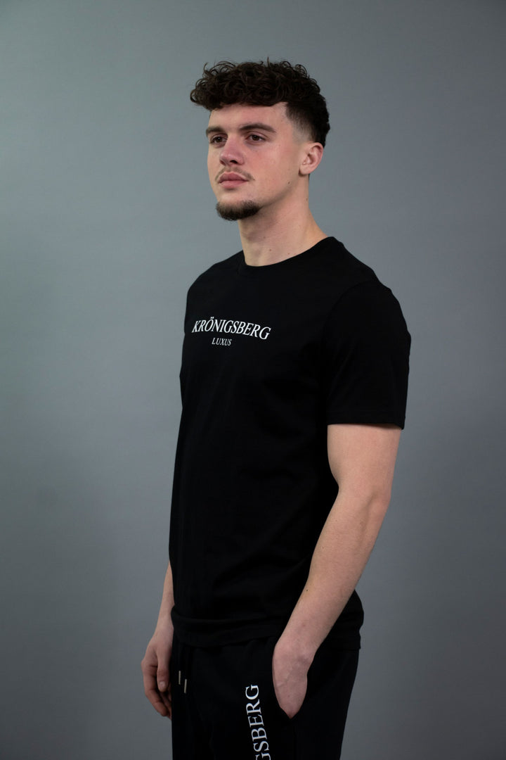 T-Shirt Zwart Design Chest Text