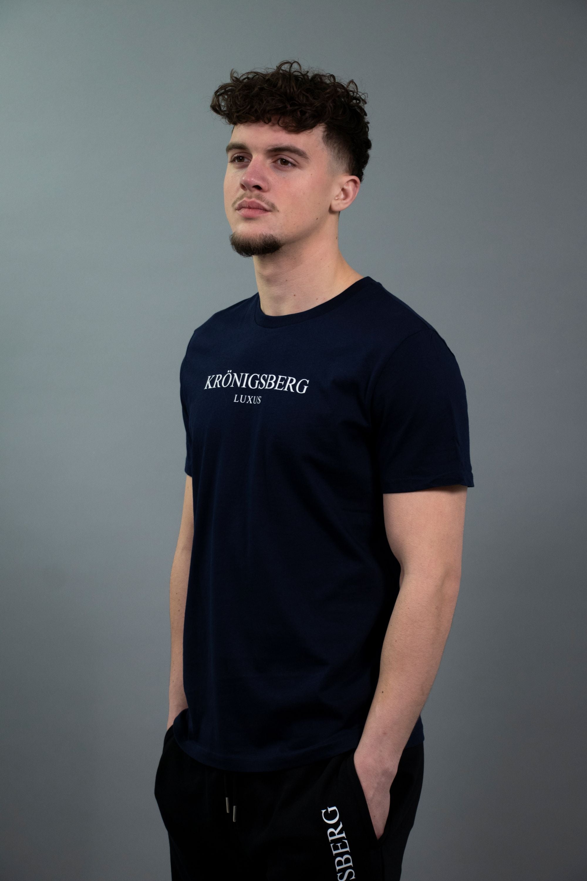 T-Shirt Navy Design Chest Text