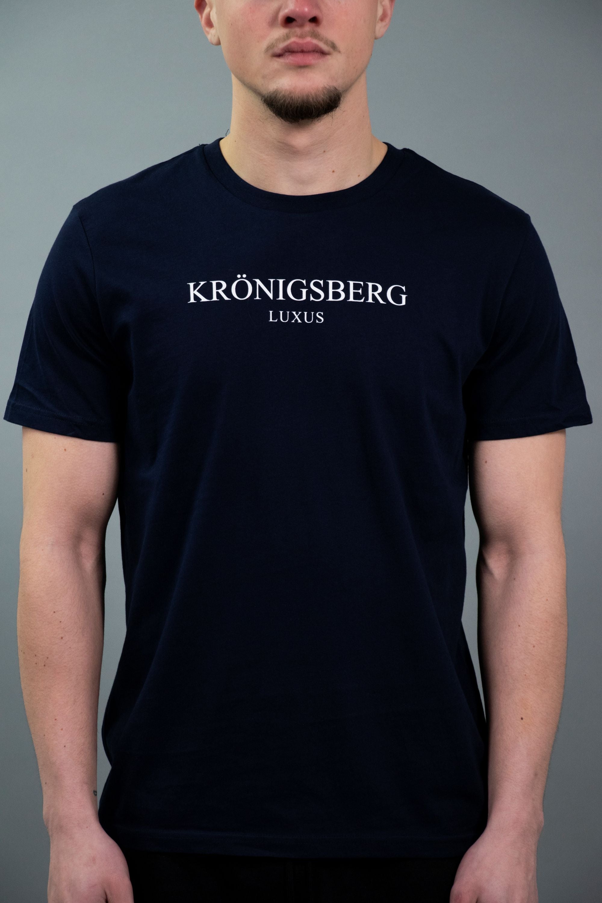 T-Shirt Navy Design Chest Text