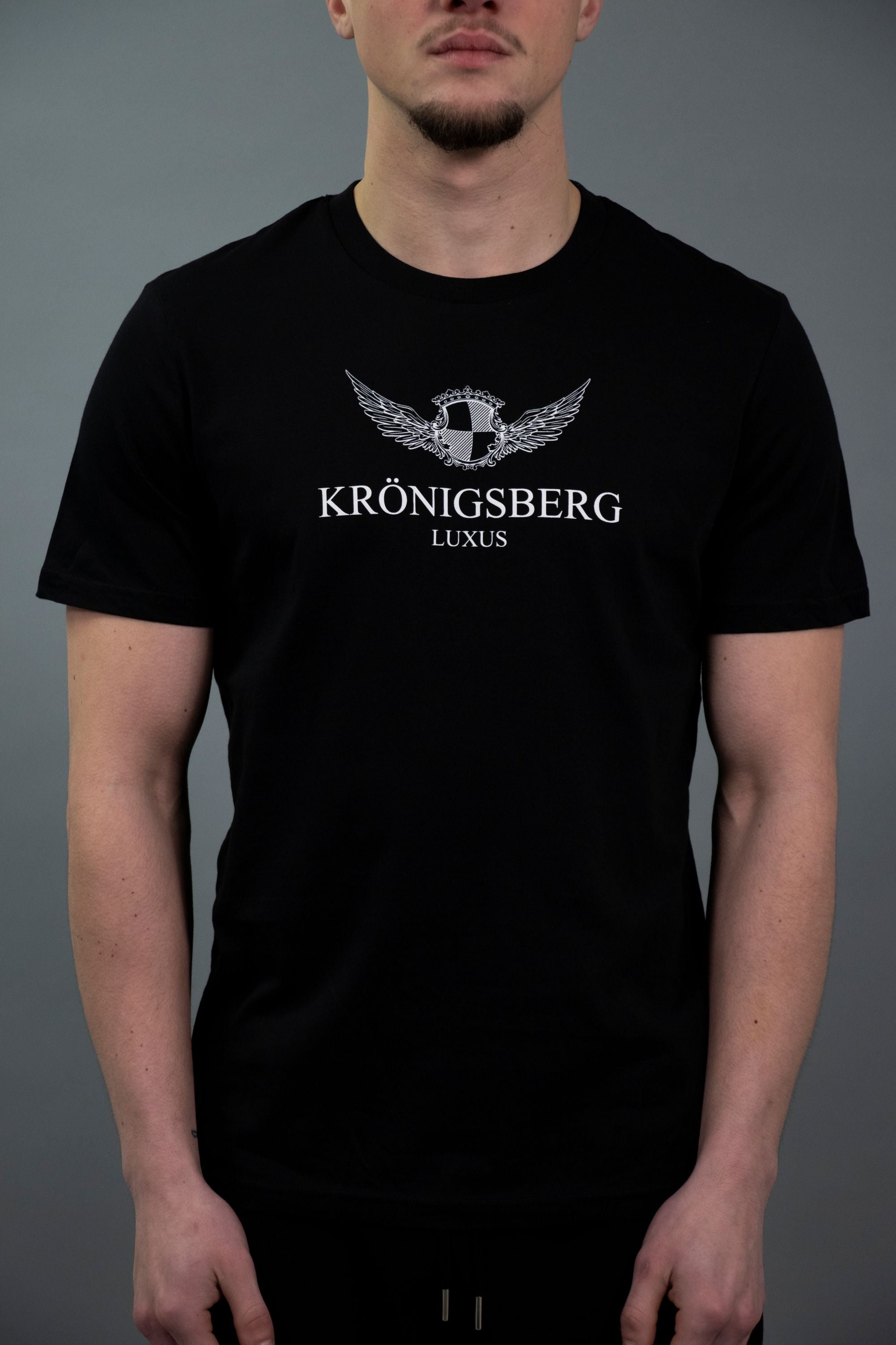 T-Shirt Zwart Design Chest Wings