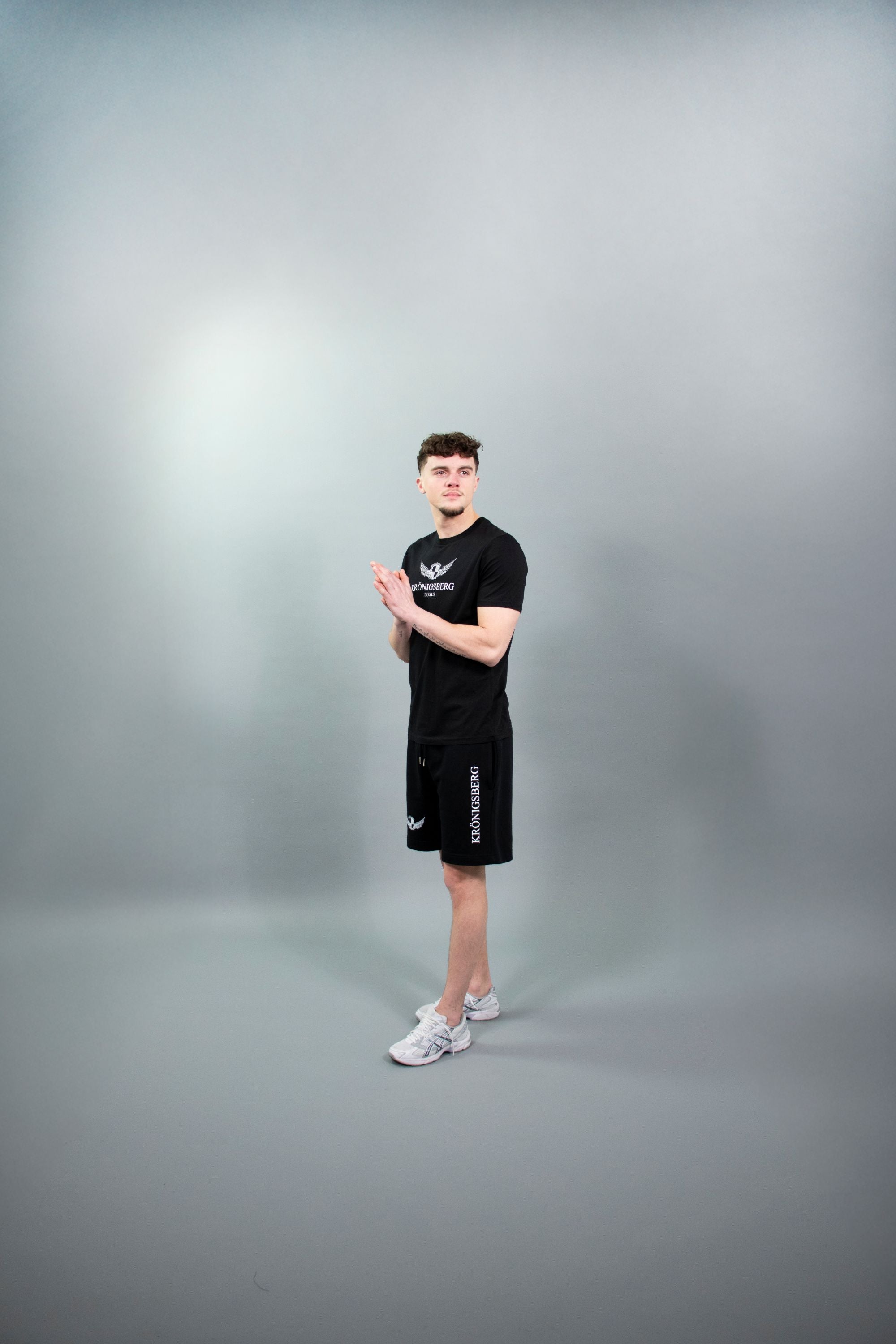 T-Shirt Zwart Design Chest Wings