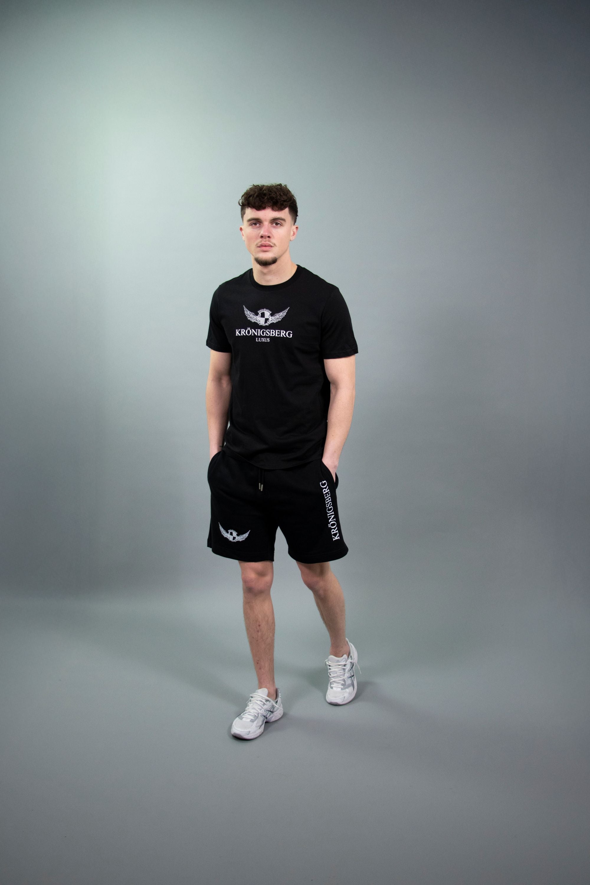T-Shirt Zwart Design Chest Wings