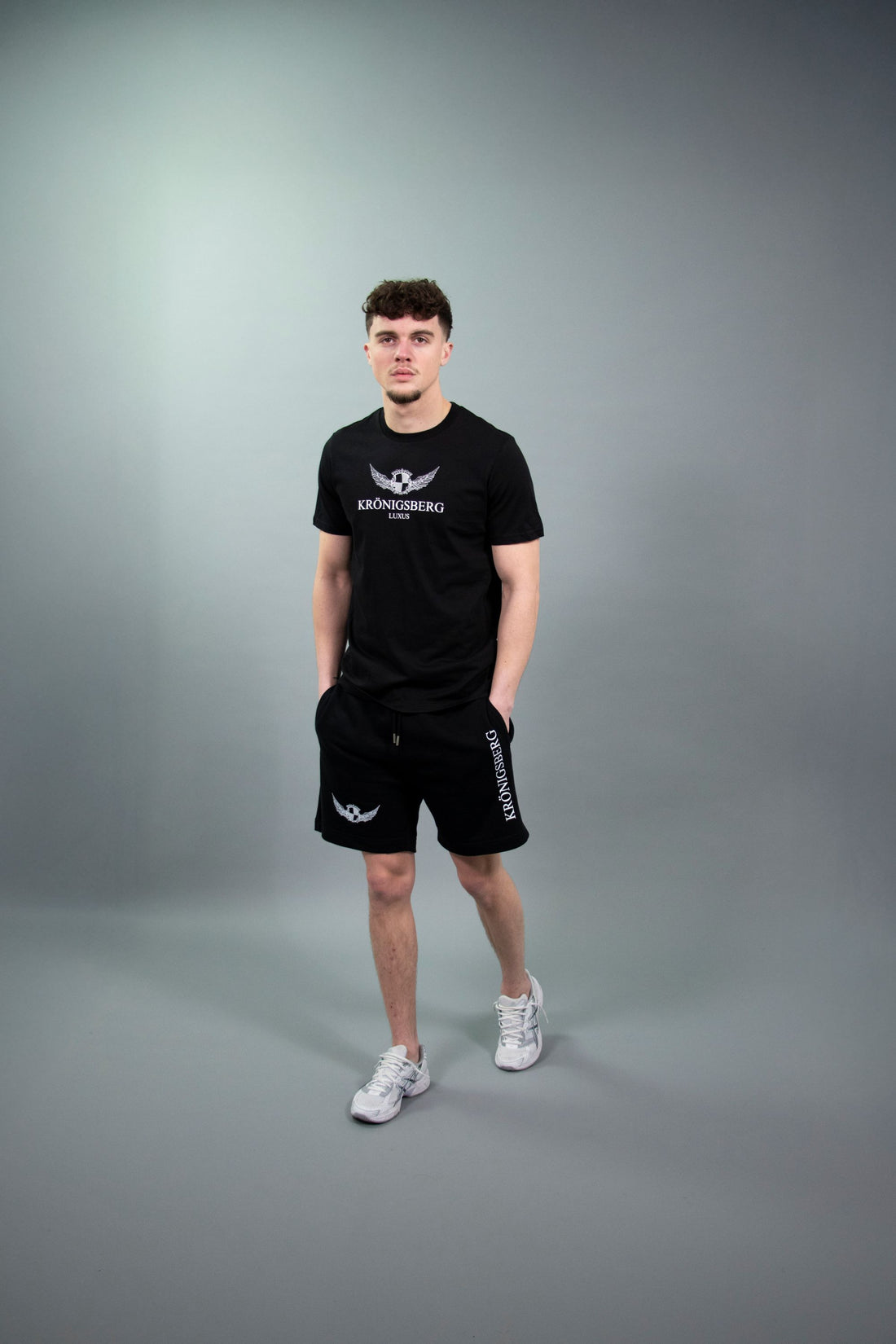 T-Shirt Zwart Design Chest Wings
